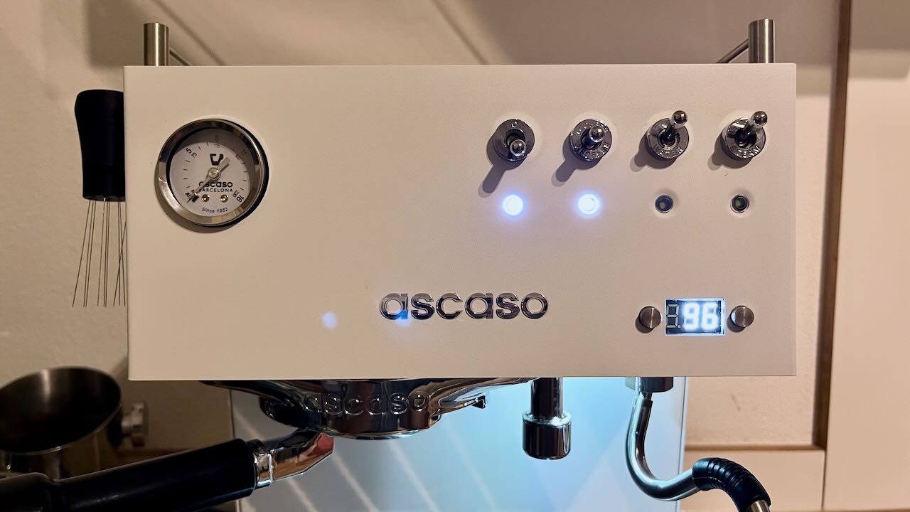 Ascaso espresso machine with 2 boilers