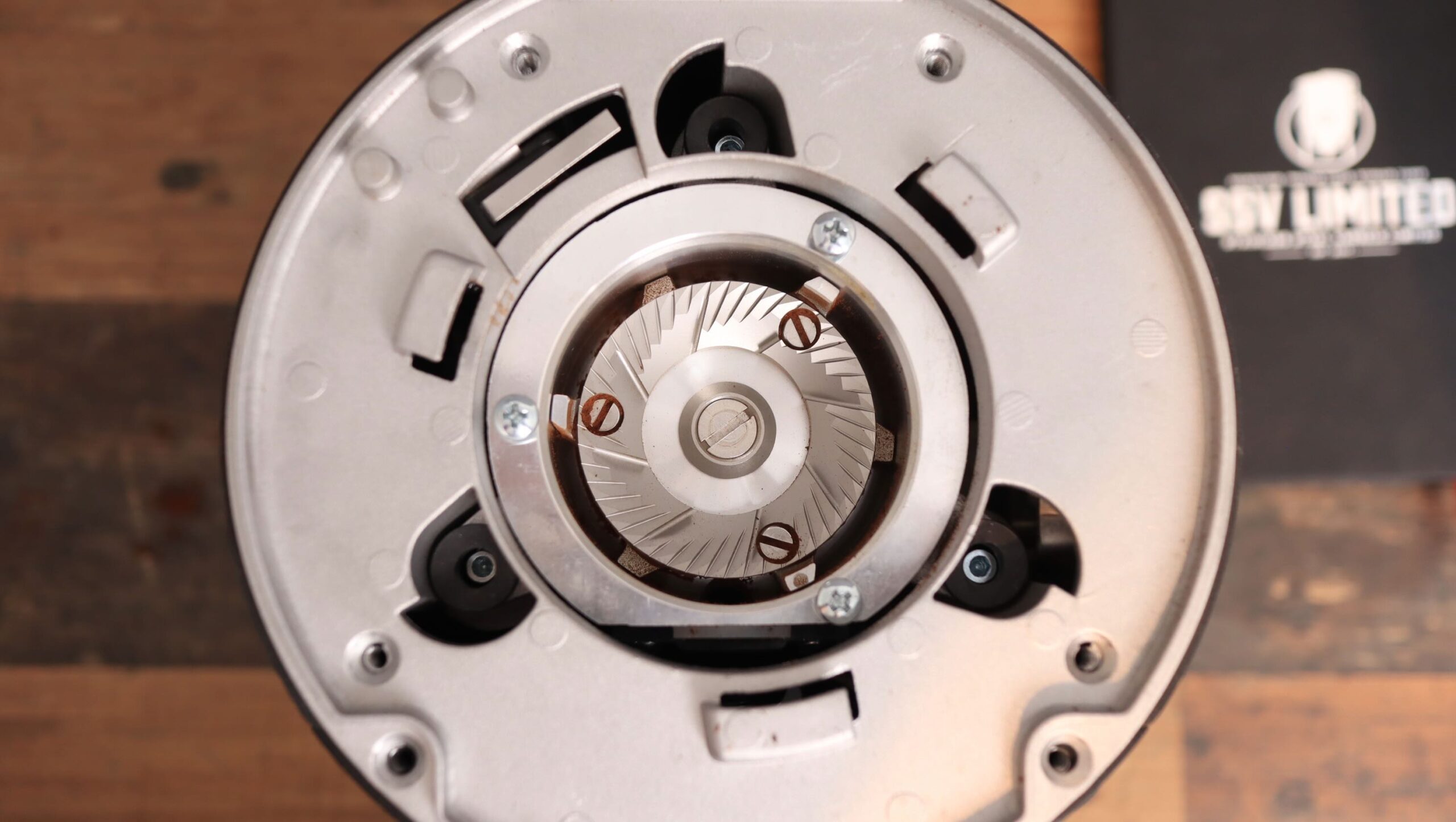 Top of Mahlkönig X54 with bottom rotating burr exposed