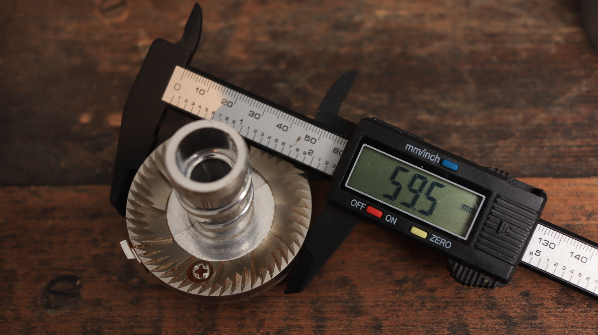 Gevi 4 in 1 burrs being measured