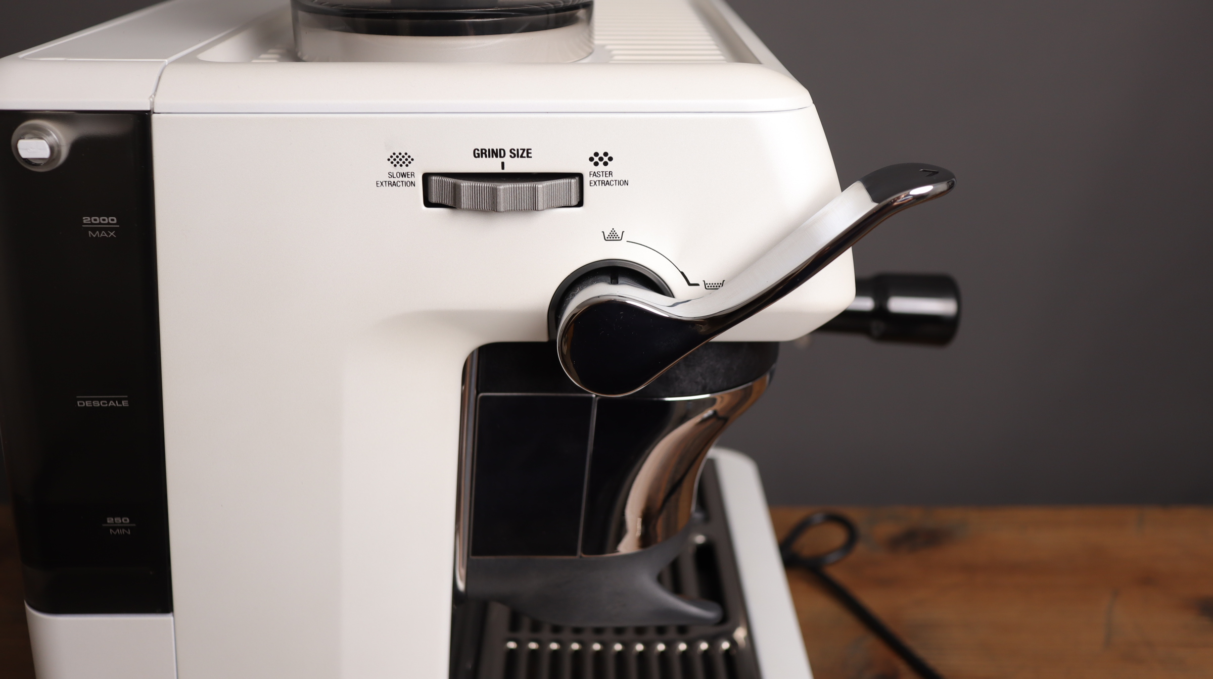 25 grind settings and impress puck tamper on Breville Barista Express Impress