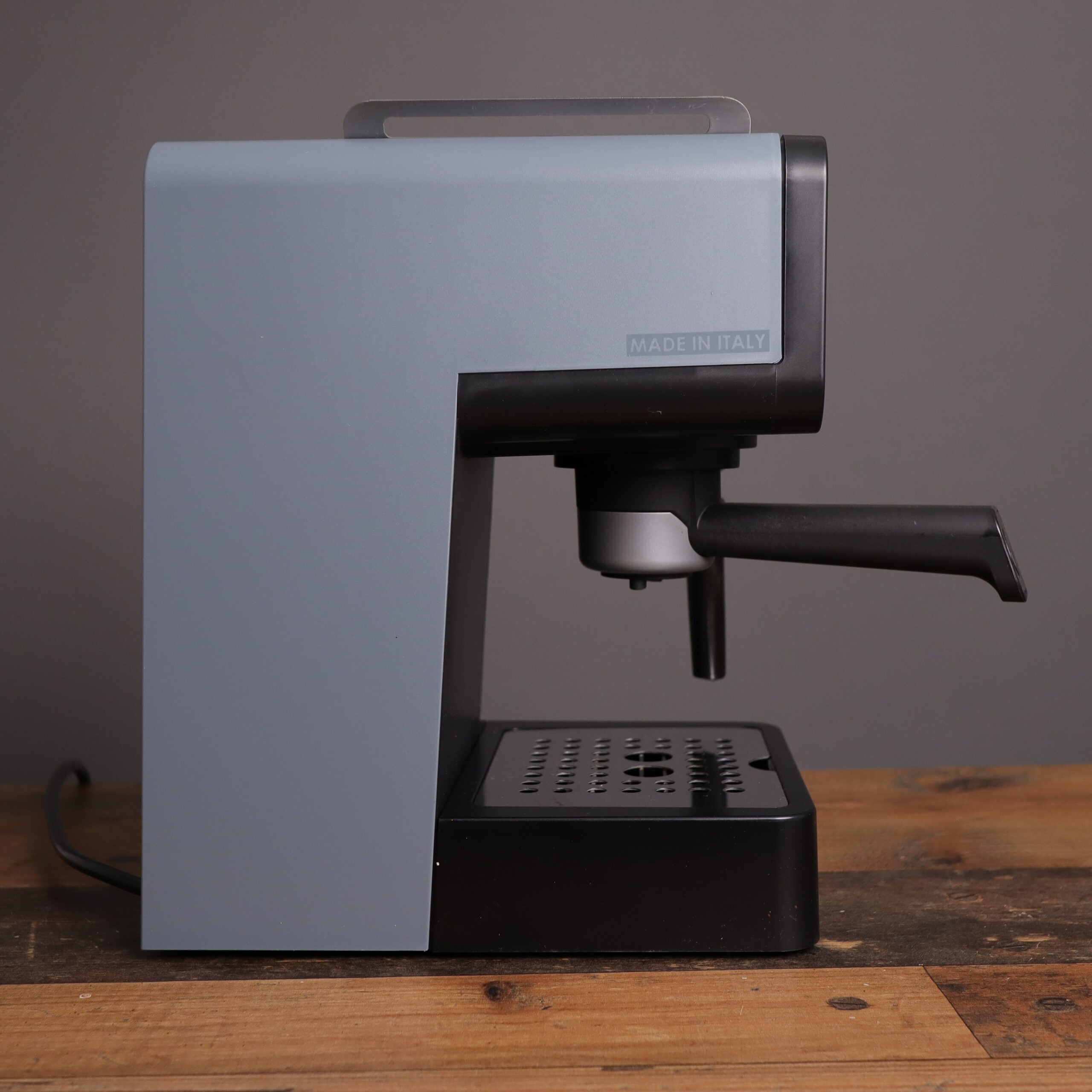 Gaggia Espresso Delux from the side, made in Italy.