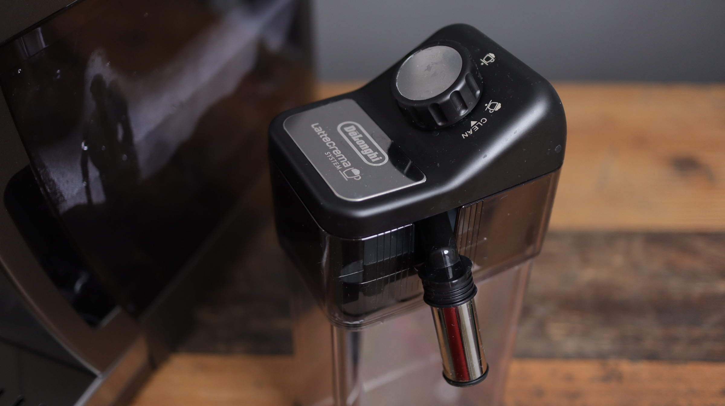 Delonghi Dinamica Plus milk frothing attachment.