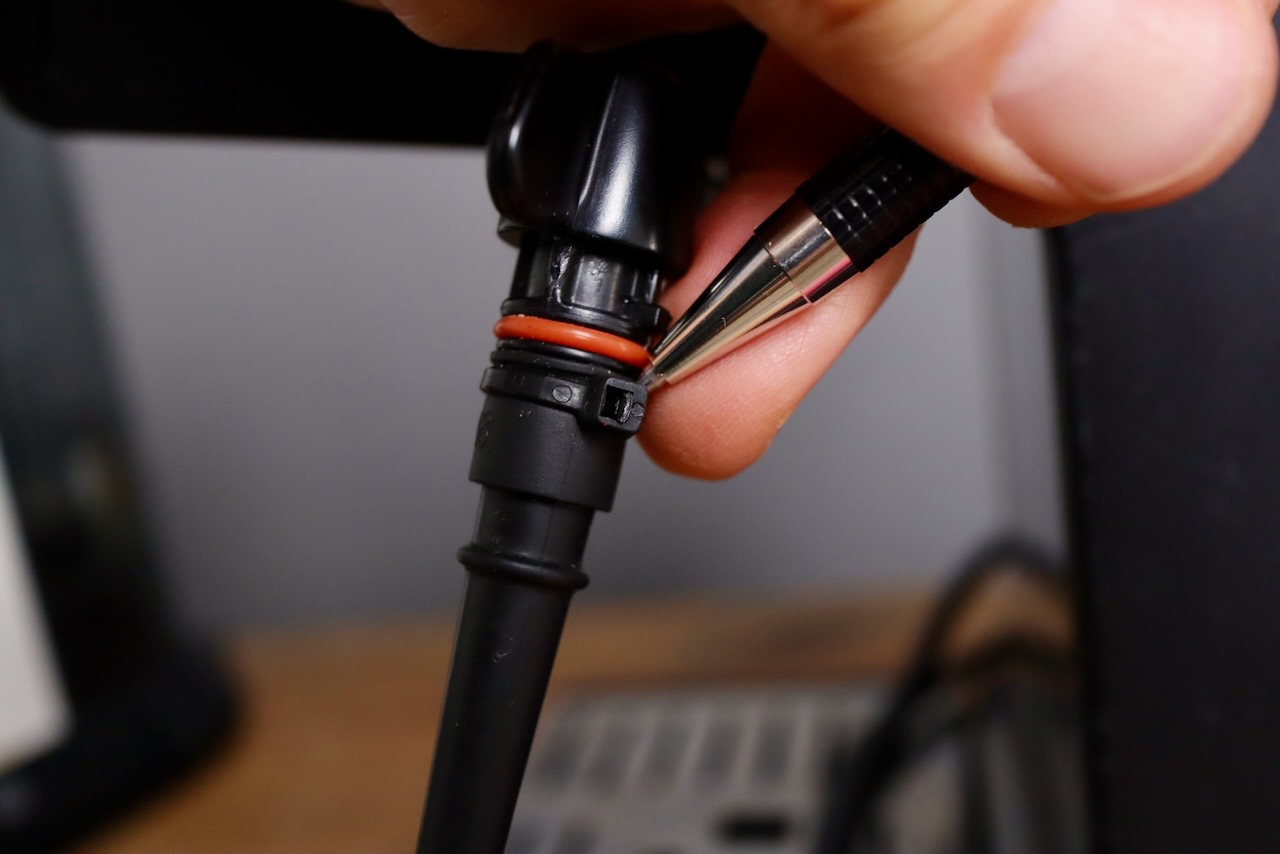 Small zip tie to keep the rubber nozzle on the Dedica Delonghi Dedica zip tie on rubber nozzle for advanced mode steaming