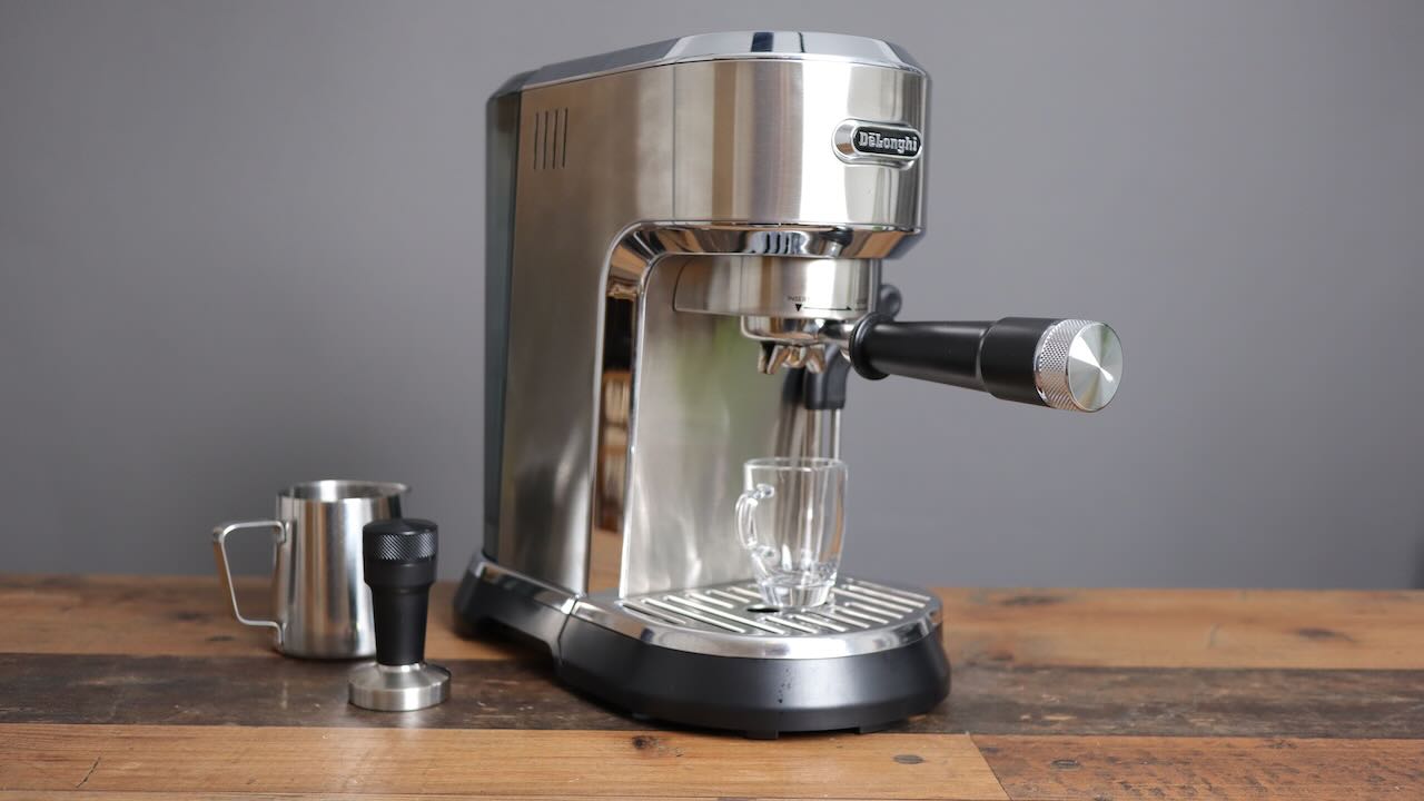 Delonghi Dedica Maestro Plus EC950 with accessories