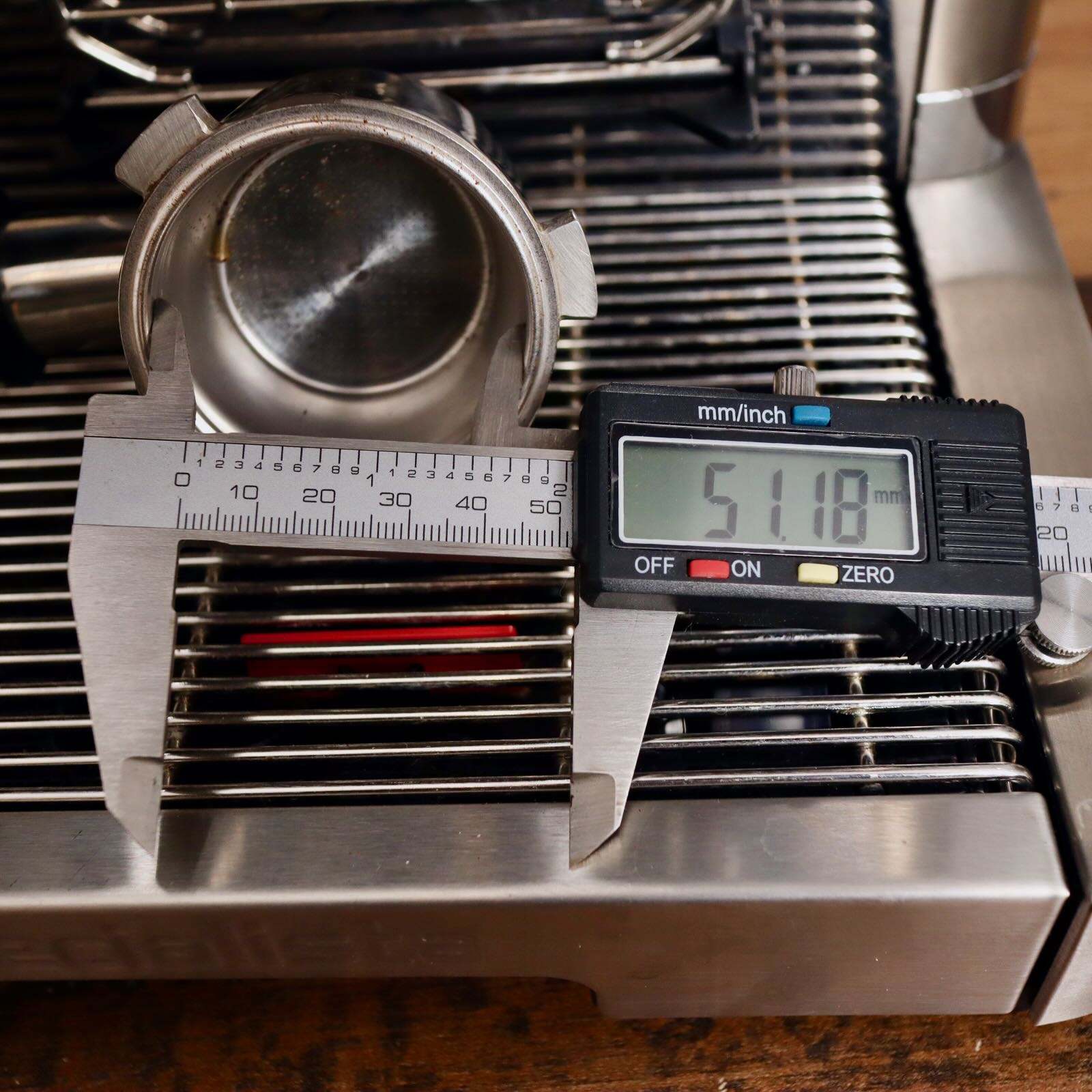 Delonghi La Specialista Opera uses a 51mm portafilter