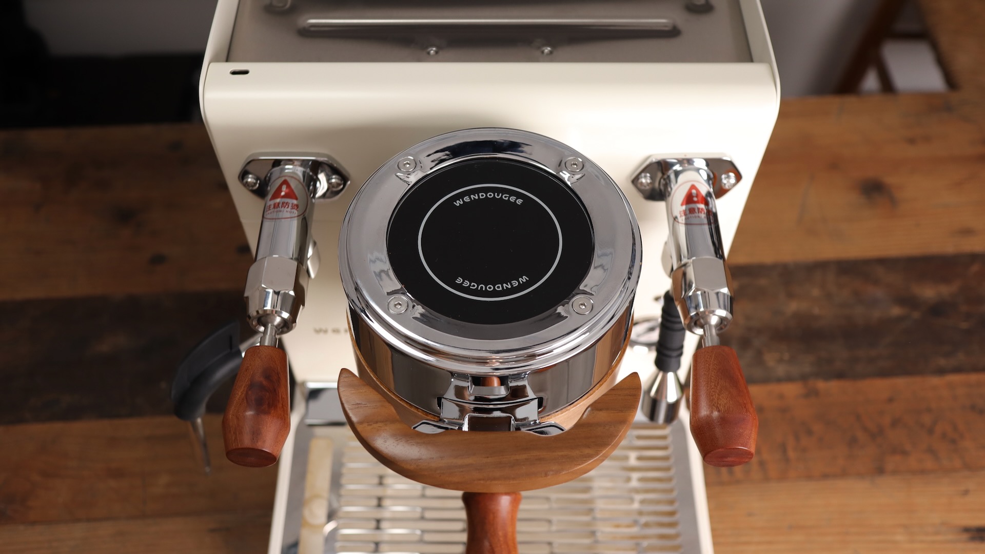 Top view of Wendougee Data S espresso machine